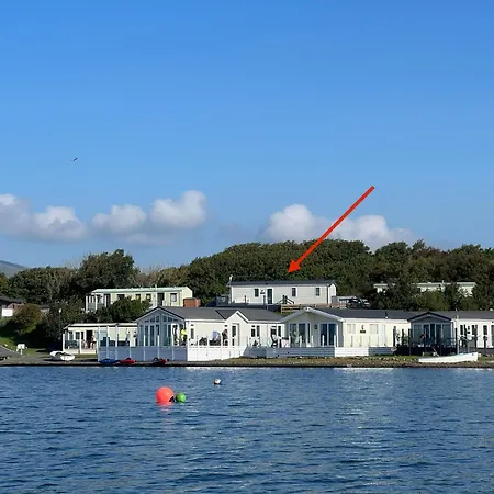 View 92 Holiday home *